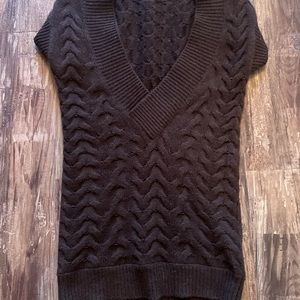 Vince Women's Sweater Low V Neck Sleeveless
Brown Size XS

Used